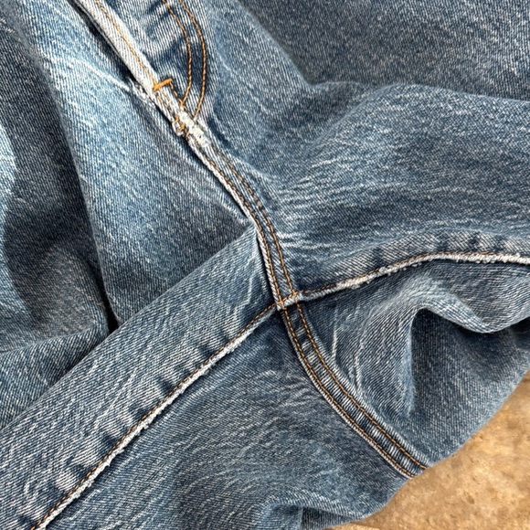 Levi's Premium Wedgie Straight Buttonfly Crop Raw Hem Women's Jeans size READ - Picture 14 of 16